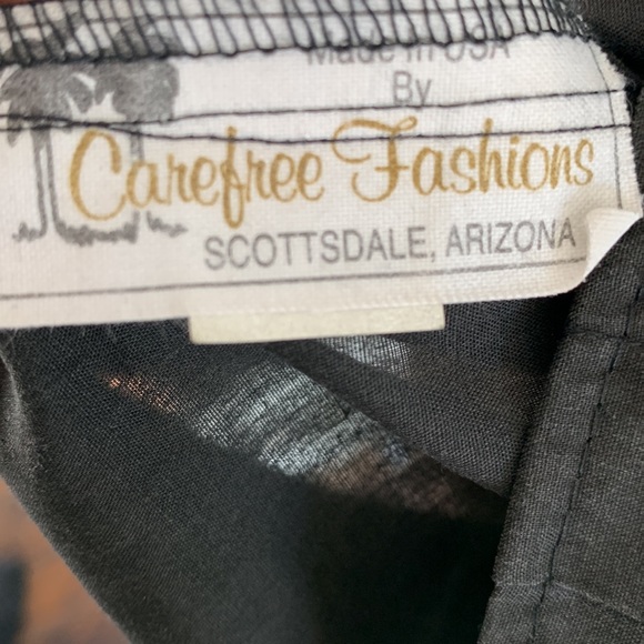 ✨Vintage black peasant blouse made in USA✨ - Picture 6 of 7